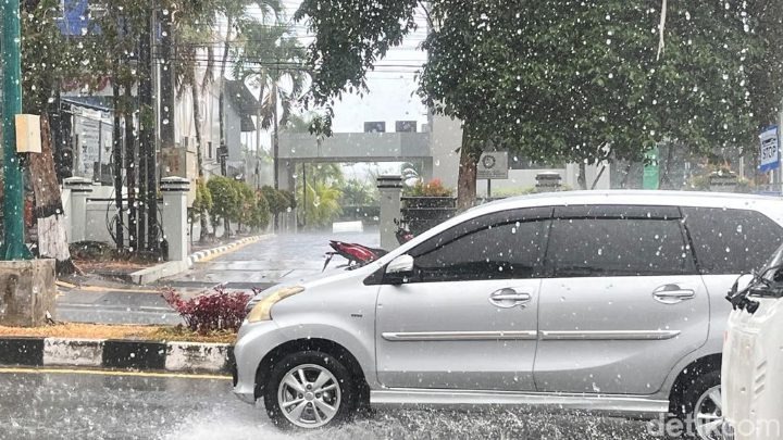 Musim hujan datang tidak serentak, kenali pola di daerahmu